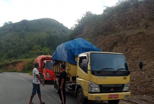 Warga Sungai Ning Sungai Penuh Hadang Mobil Sampah di KM10