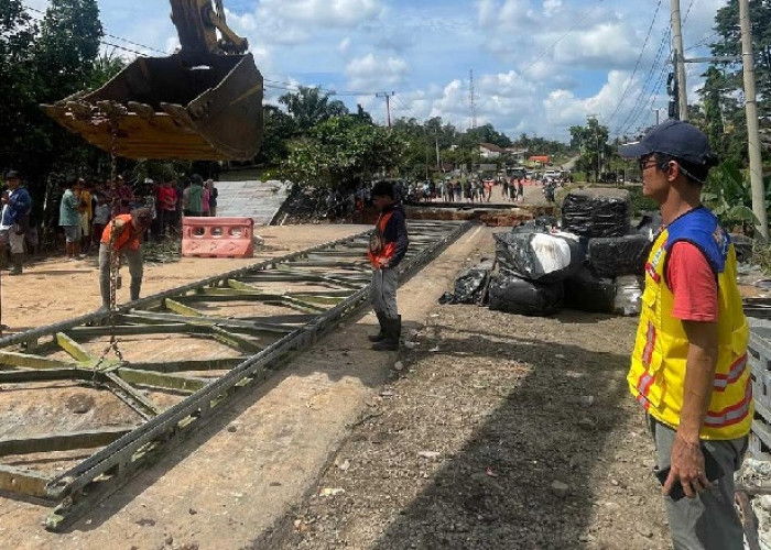 Jalur Jambi-Sumbar Putus, Jembatan Bailey Sepanjang 30 Meter Jadi Solusi Sementara