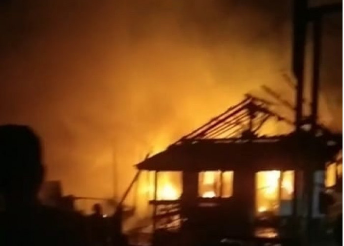Dua Bangunan Ludes Terbakar di Tanjabtim, Diduga Api Berasal dari Rumah Kosong