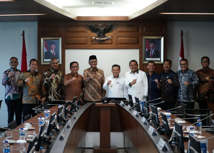 Gubernur Al Haris Temui Menteri PU, Dorong Pembangunan Infrastruktur di Jambi
