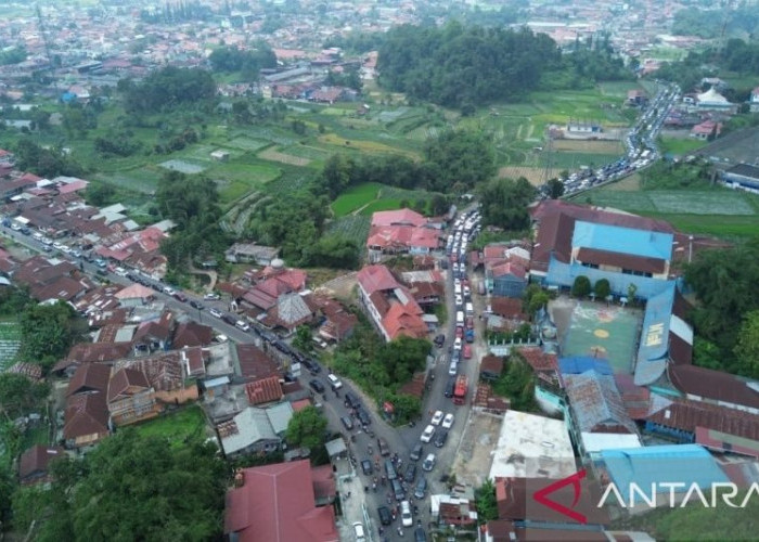 Lembah Anai Dibuka 24 Jam Setelah Bencana Langsung Macet Mengular Imbas One Way