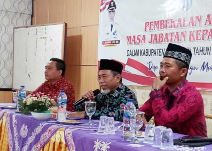 H Mashuri Beri Pembekalan Kades dari Dapil IV