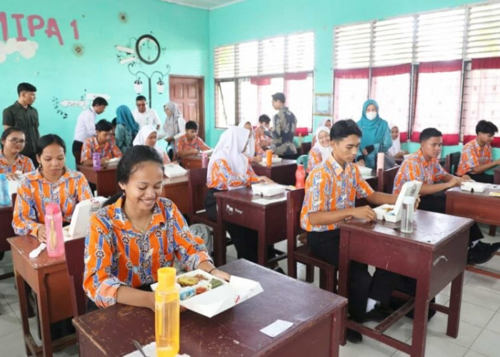 Dukung Program Indonesia Emas 2045, PTPN IV PalmCo Usung Makan Bergizi Gratis di Sumatera-Kalimantan