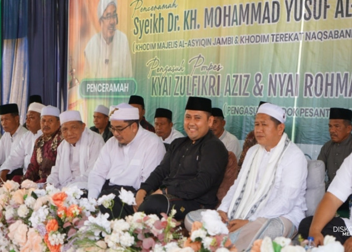 Haul KH Abdul Aziz, Bupati M. Syukur Kenang Kisah Emosional Bersama Almarhum