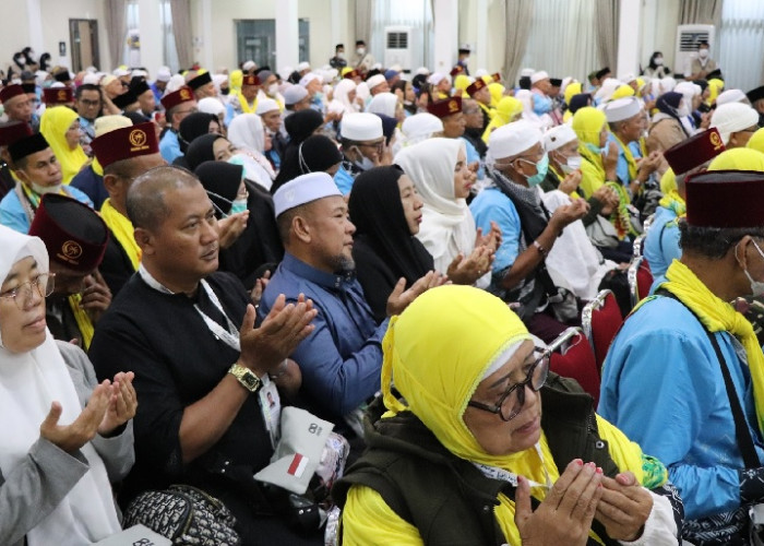 Bawa Pulang Anggota Tambahan, Jemaah Haji Kloter BTH 13 Jambi Tiba dengan Selamat