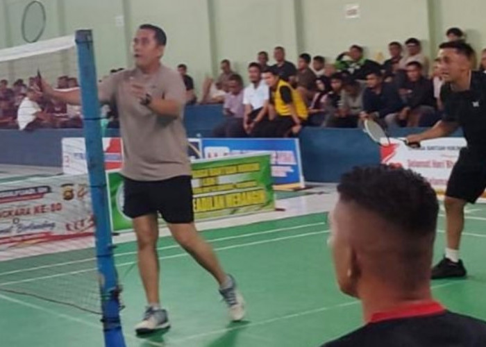 Bupati H M Syukur Meriahkan Turnamen Badminton Bhayangkara Cup 2026
