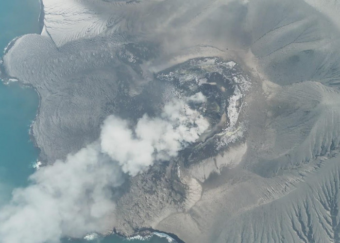 Intensitas Erupsi Anak Krakatau Menurun, Badan Geologi Tetap Tetapkan Status Siaga