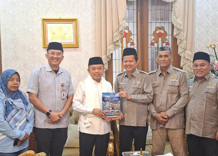 KI Jambi Serahkan Laporan Kinerja 2025 Kepada Gubernur Jambi