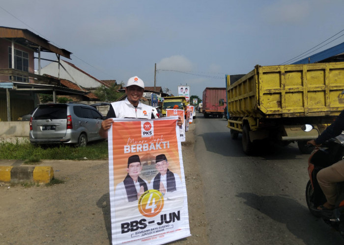 Kader PKS Turun ke Jalan Sosialisasikan Pasangan BBS-JUN 