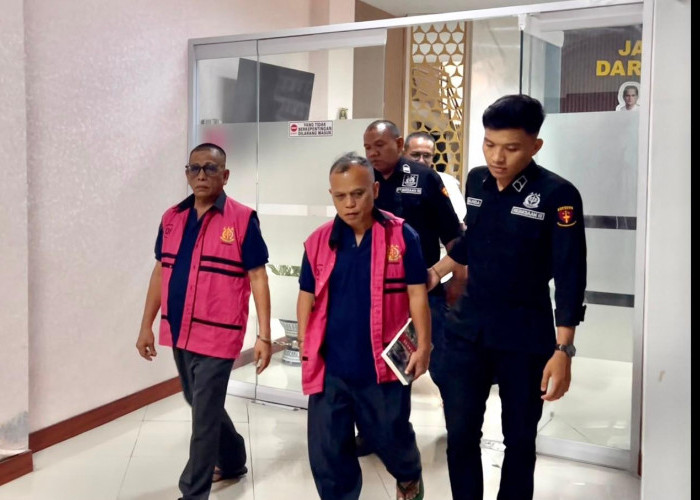 Dua Tersangka Dugaan Korupsi Pengadaan Tanah Akses Pelabuhan Ujung Jabung Dilimpahkan ke JPU