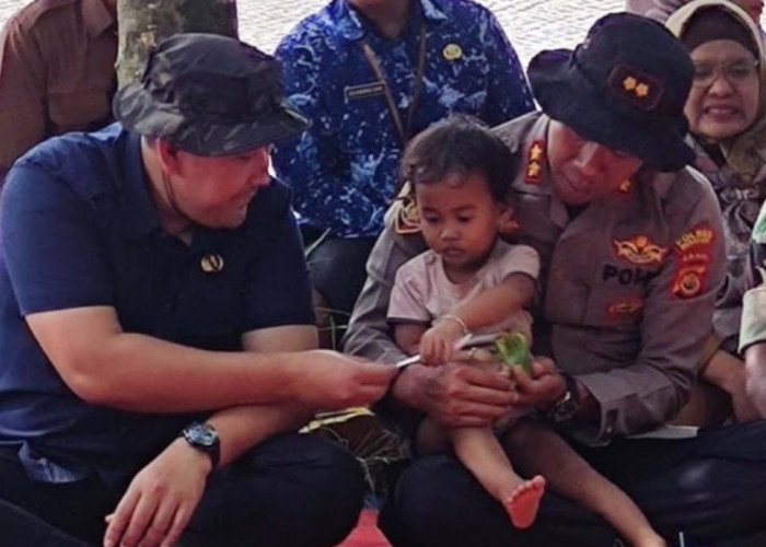 Bupati M. Syukur: Semua Anak SAD Harus Sekolah, Baju dan Perlengkapannya, Gratis dari Pemerintah