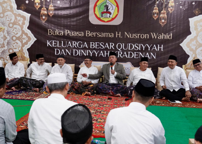 Serahkan Sertipikat di Kudus, Menteri Nusron Tegaskan Pentingnya Redistribusi Tanah