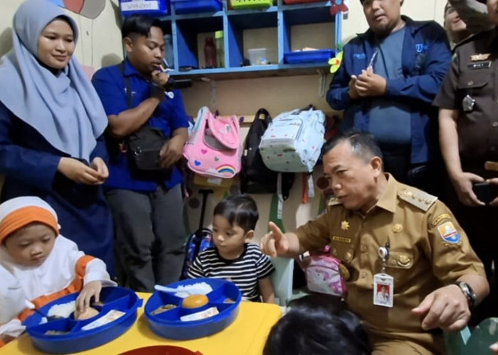 Al Haris Launching Program Makan Bergizi Gratis Tahap Pertama di Jambi, Anak TK Al Fatih Full Senyum