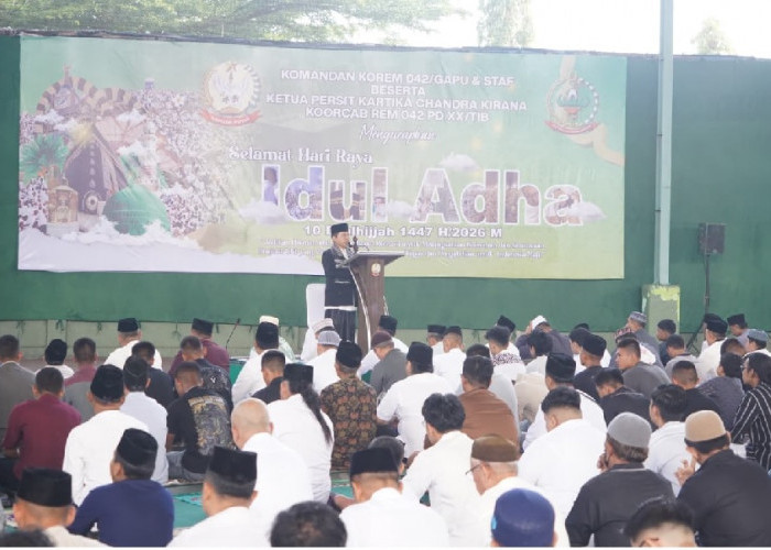 Korem 042/Gapu Gelar Sholat Idul Adha 1447 H di Lapangan Tenis Indoor Makorem