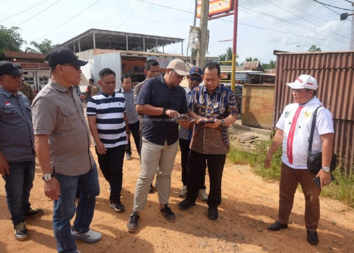Bupati Muaro Jambi Bambang Bayu Suseno Tinjau Lokasi Rencana Pembangunan Jalan Simpang Tiga Petaling