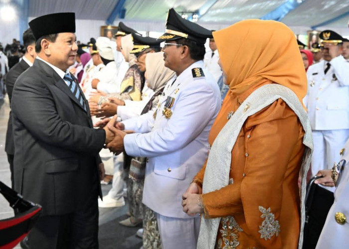 Presiden Prabowo Lantik Anwar Sadat dan Katamso sebagai Bupati dan Wakil Bupati Tanjung Jabung Barat.