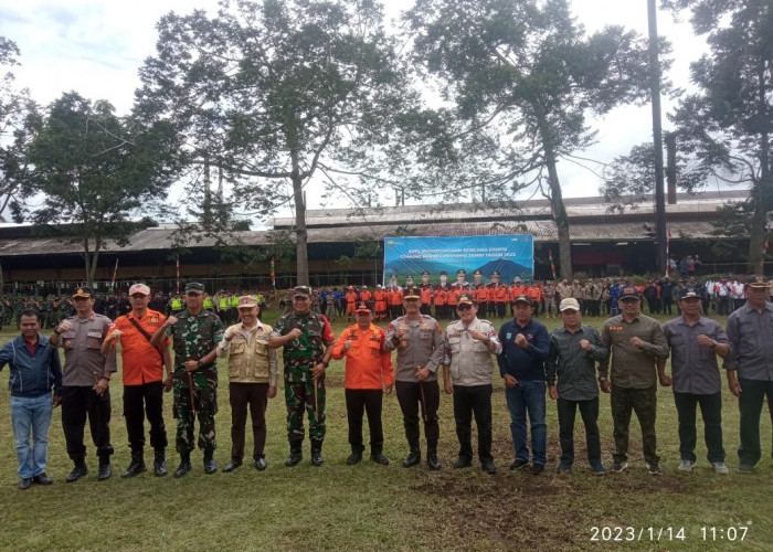 Gubernur Haris Pimpin Apel Kesiapsiagaan Bencana Erupsi Gunung Kerinci, 15 Ribu Masker Dibagikan