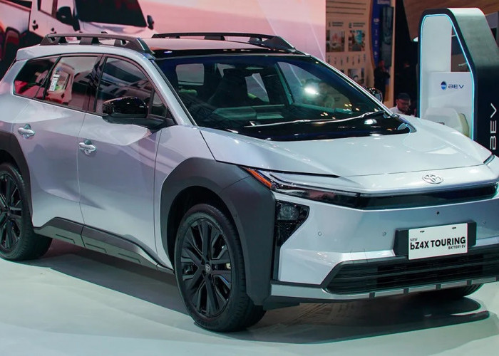 Resmi Meluncur, New Toyota bZ4X Battery EV Touring Dibanderol Rp 889 Juta