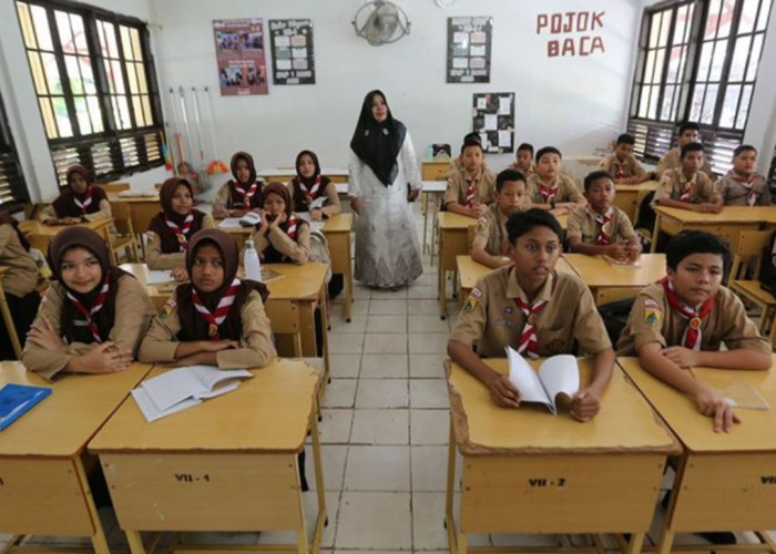 Guru PPPK Bisa Mengajar di Sekolah Swasta