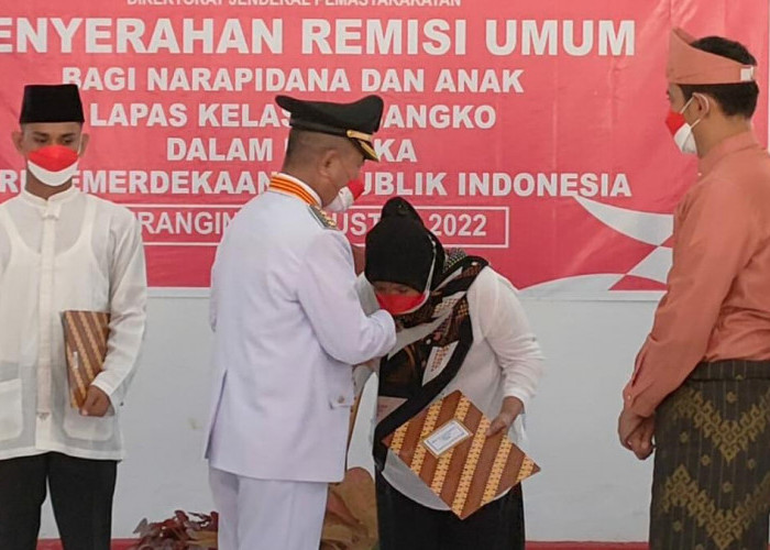 Bupati Merangin Serahkan Remisi kepada 232 Napi