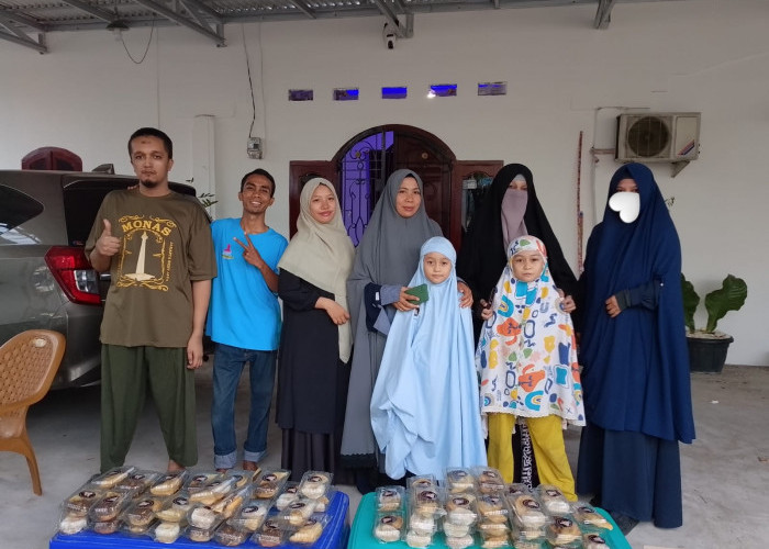 Lagi, Rumah Qur'an Mehrunnisah Bagi-Bagi Takjil