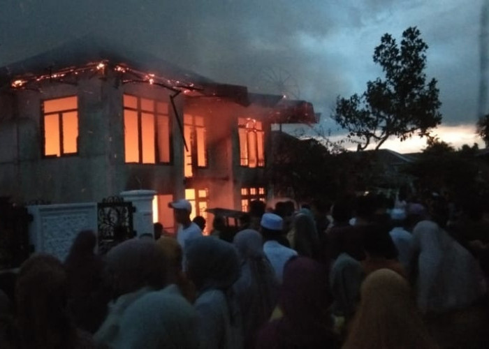 BREAKINGNEWS: Kebakaran di Kerinci, Satu Rumah Habis Terbakar