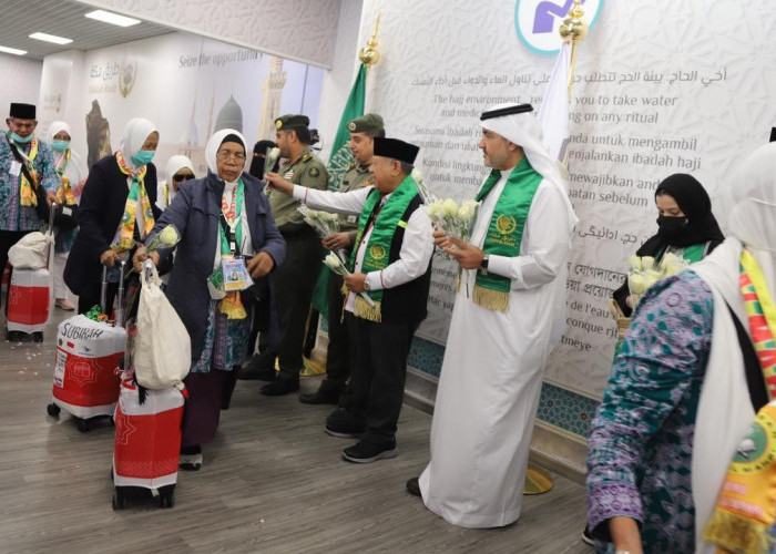 390 Jamaah Haji Indonesia Kloter Pertama Mendarat di Madinah