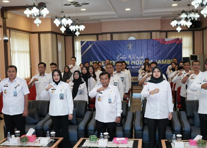 Menuju Birokrasi Bersih dan Melayani, Kanwil Kemenkum Jambi Teken Komitmen Bersama Zona Integritas
