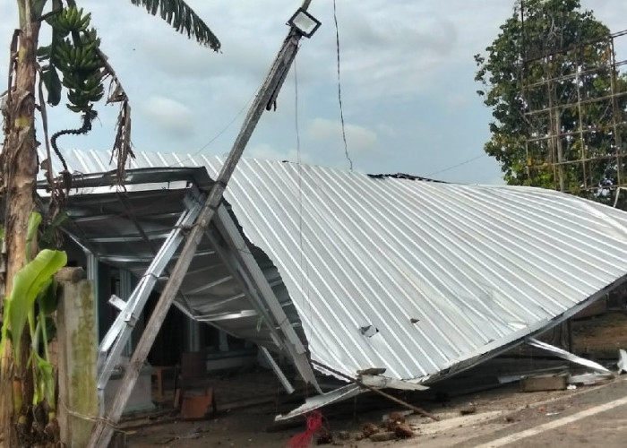 Mangkir Sidang Adat, Terduga Pelaku Perselingkuhan di Muaro Jambi Digerebek, Rumah Dirusak Massa