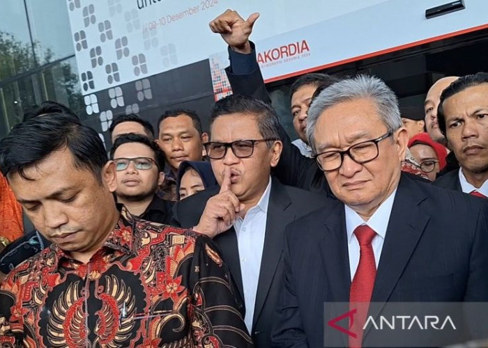 Diperiksa KPK 3,5 Jam, Hasto Didampingi Dua Kuasa Hukum