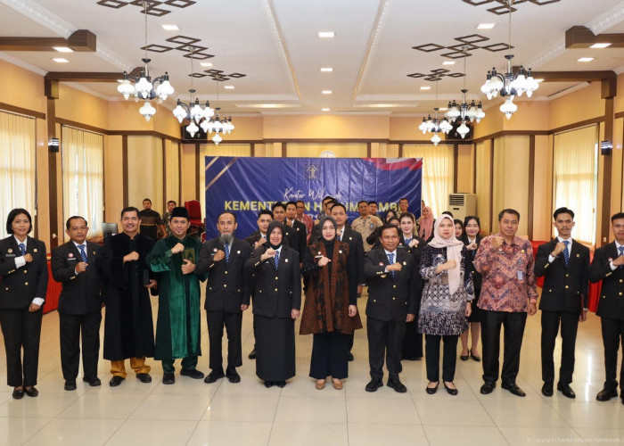 Kemenkum Jambi Gelar Pelantikan dan Pengambilan Sumpah Jabatan, Kakanwil Ingatkan Amanah ASN