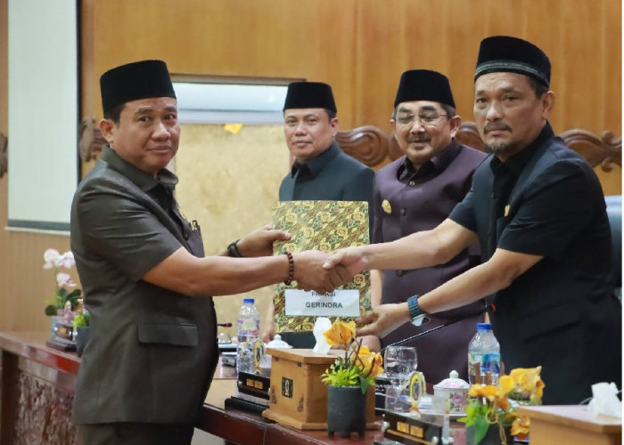 Bupati Anwar Sadat Hadiri Paripurna, DPRD Sampaikan Pemandangan Umum Fraksi atas LKPJ 2025