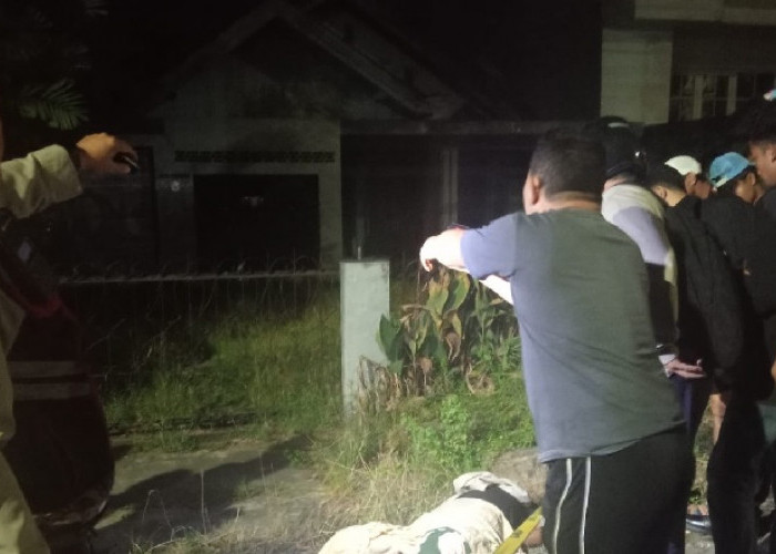 Penemuan Mayat Laki-laki Tanpa Identitas di Pinggir Jalan, Warga:Awalnya Dia Lari- Lari & Teriak Minta Tolong