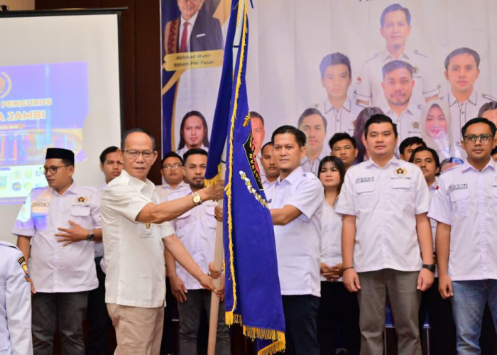 Ketua PWI Provinsi Jambi H. Ridwan Agus Lantik Ketua Irwansyah Pimpin Kepengurusan PWI Kota Jambi 2026-2029
