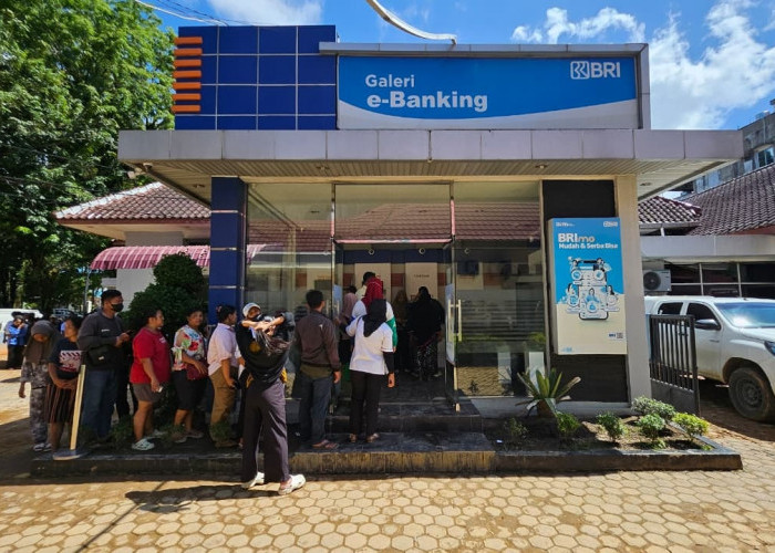  Akses Layanan BRI Tetap Terjaga di Daerah Terisolir Bencana Banjir Bandang melalui Satelit