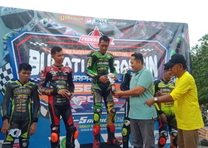Bupati M. Syukur Buka Balap Motor Bupati Merangin Cup Kejurprov IMI Jambi