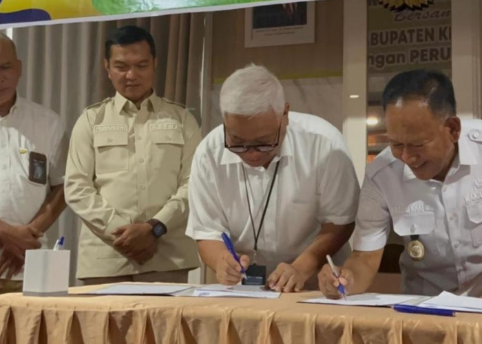 Wabup H A Khafidh Tandatangani NPHD dan BAST Hibah Tanah ke Bulog