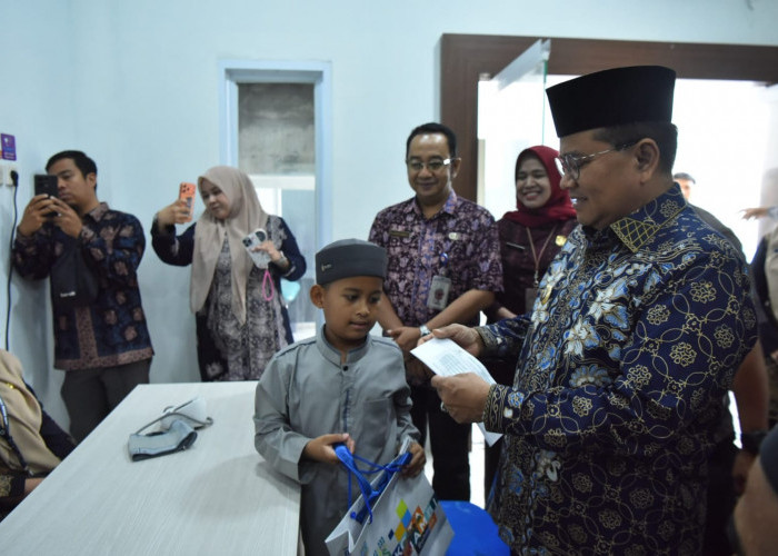 Khitan Gratis Sepanjang Masa Diluncurkan, Warga Datang ke Puskesmas dengan Surat dari RT