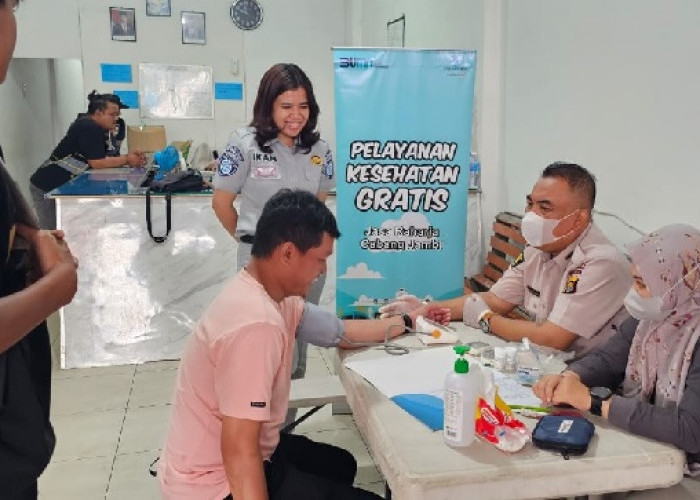 Jasa Raharja Cek Kesehatan Penumpang dan Pengemudi PO Restu Ibu Gratis Sebelum Berangkat Ke Tujuan