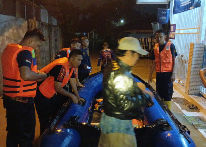 Hujan Deras Rendam Kota Jambi, Wali Kota Maulana Perintahkan Semua Perangkat Daerah Siaga