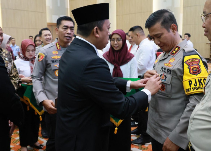 Kapolda dan Dirreskrimum Polda Jambi Terima Pin Emas dan Penghargaan dari Menteri ATR/BPN 