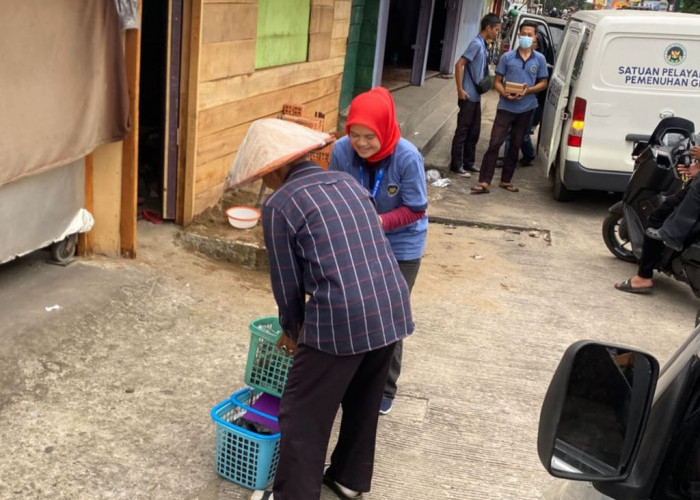 SPPG Simpang 3 Sipin Gelar Aksi Sosial, Berbagi Kebahagiaan ke Masyarakat 