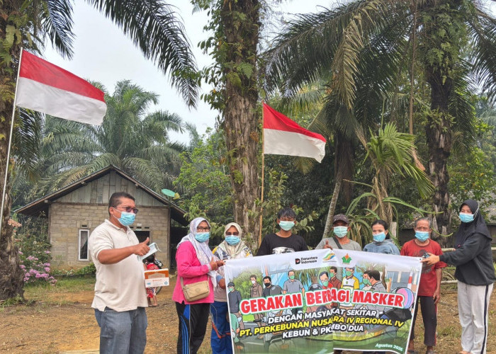Kabut Asap Ancam Kesehatan Warga, PTPN IV Regional IV Bagikan 1.000 Masker di Tebo