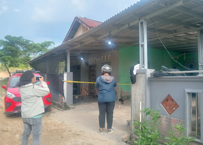 Pria di Pinang Merah Tewas Dibacok Tiga Orang, Anak Balita Menangis Saksikan Ayahnya Diserang