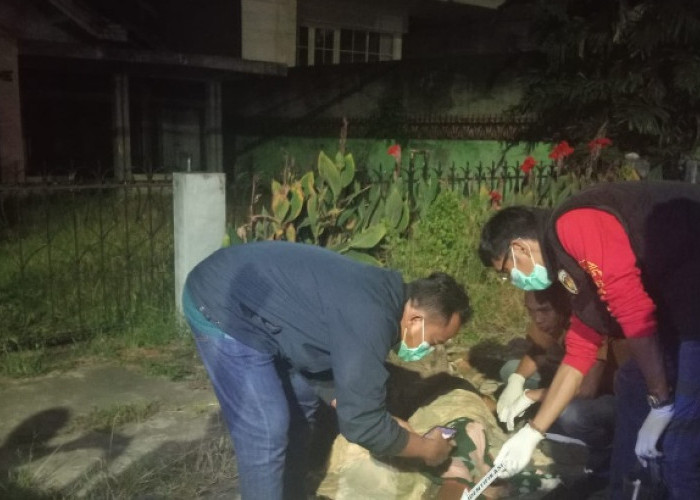 Jenazah Laki-laki Tanpa Identitas Dievakuasi ke RS Bhayangkara Jambi 