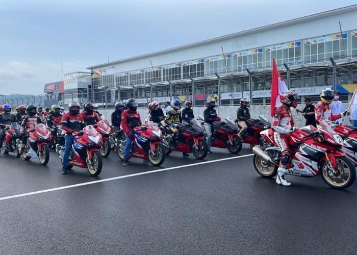 Juara Asia Andi Gilang dan Komunitas Honda Ramaikan  CBR Track Day di Mandalika   