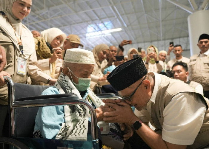 Resmi Dimulai, Menhaj Lepas Kepulangan Perdana Kloter Pertama Jemaah Haji Indonesia ke Tanah Air