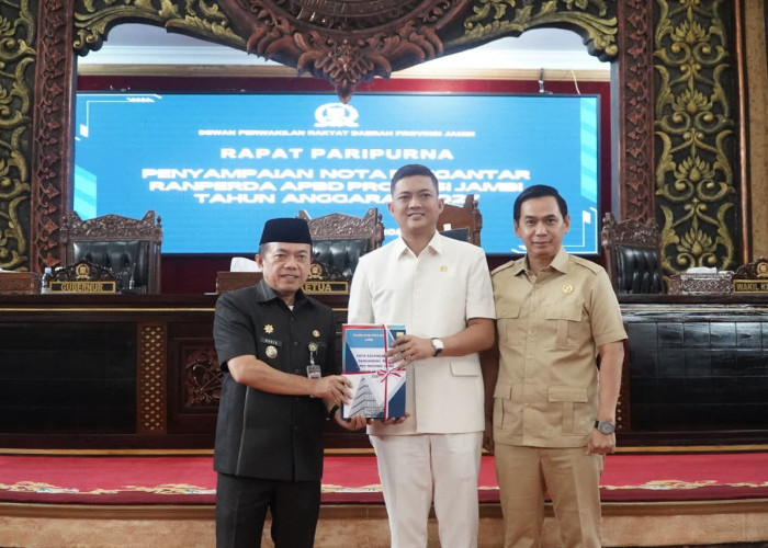 Sampaikan Nota Keuangan RAPBD 2027, Pesan Gubernur Al Haris ke OPD: Fokus, Efektif, Efisien dan Berdampak