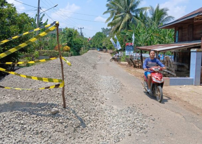 Pengerjaan Jalan Kabupaten di Batas Bungo - Dharmasraya Diharapkan Tepat Waktu