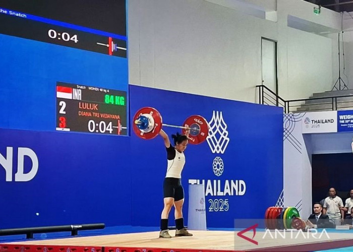 Lifter Luluk Asal Jatim Raih Emas Pertama di Cabang Angkat Besi